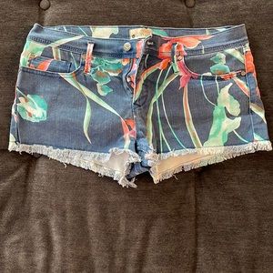 Roxy Tropical Floral Denim Shorts- Size 11/30